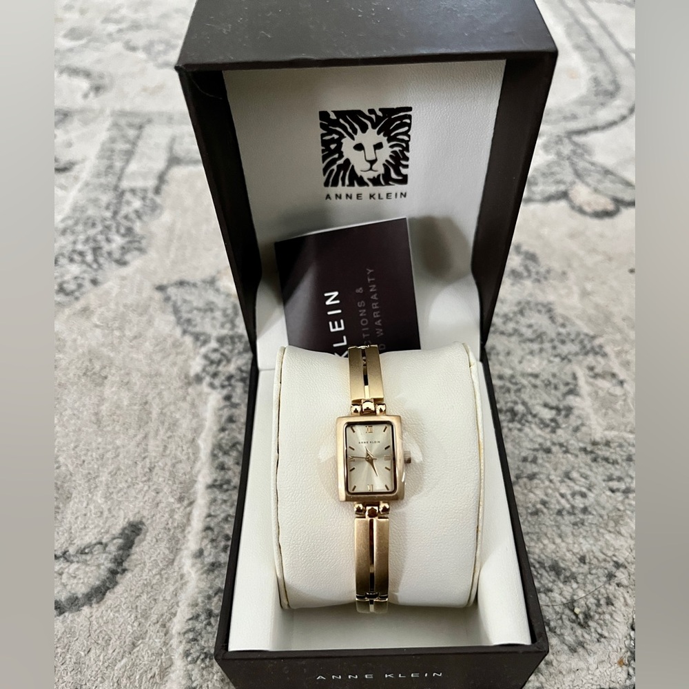 BRAND NEW Anne Klein watch